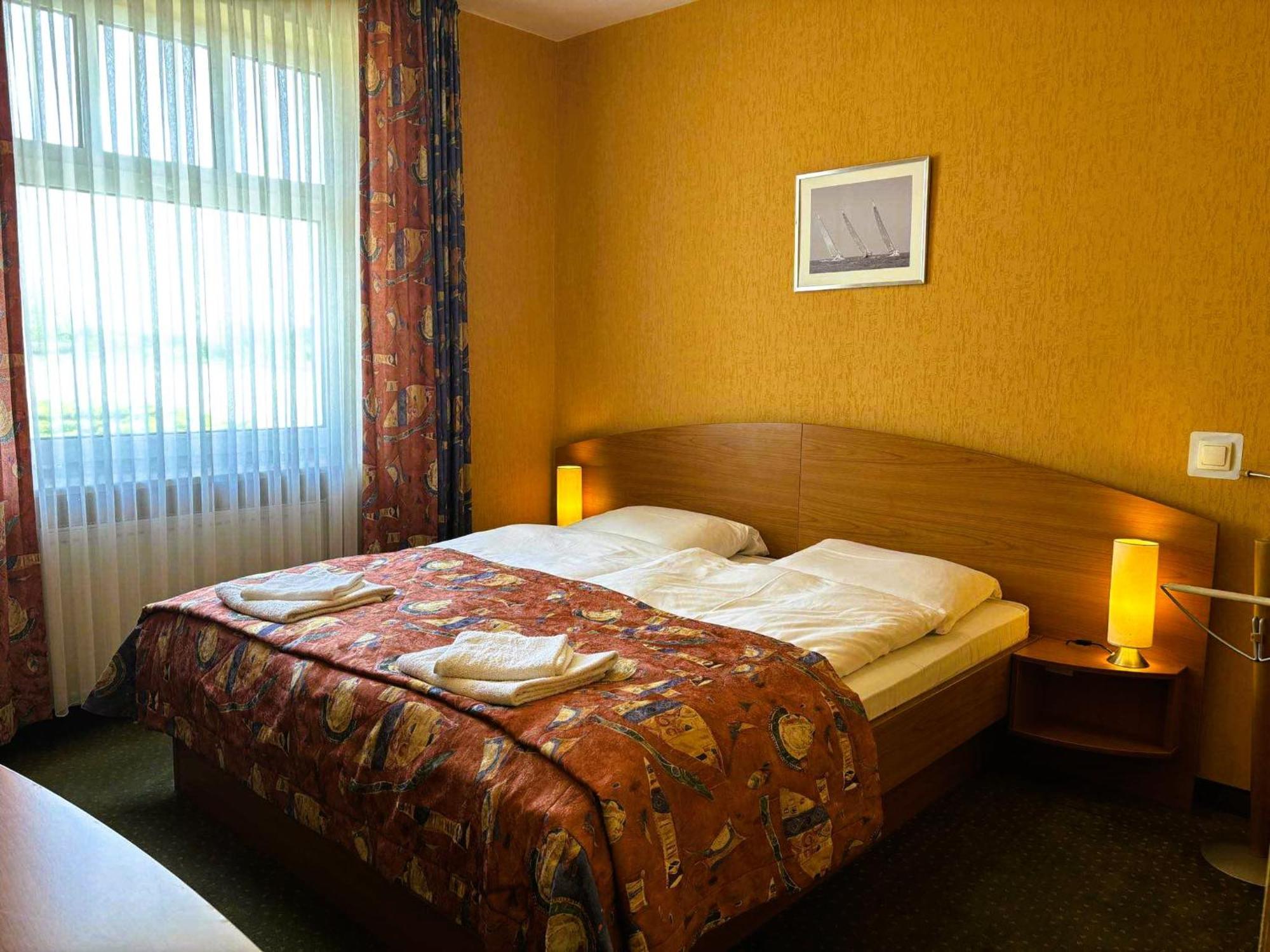 Motel Petro Torzym Exterior foto
